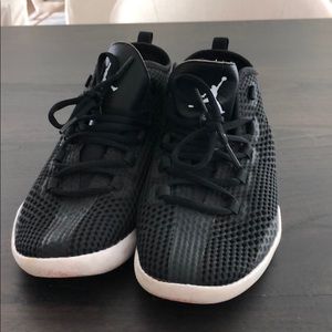 Black air Jordan’s size 7y